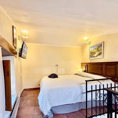 Red House Apartment Gubbio Bagian luar foto