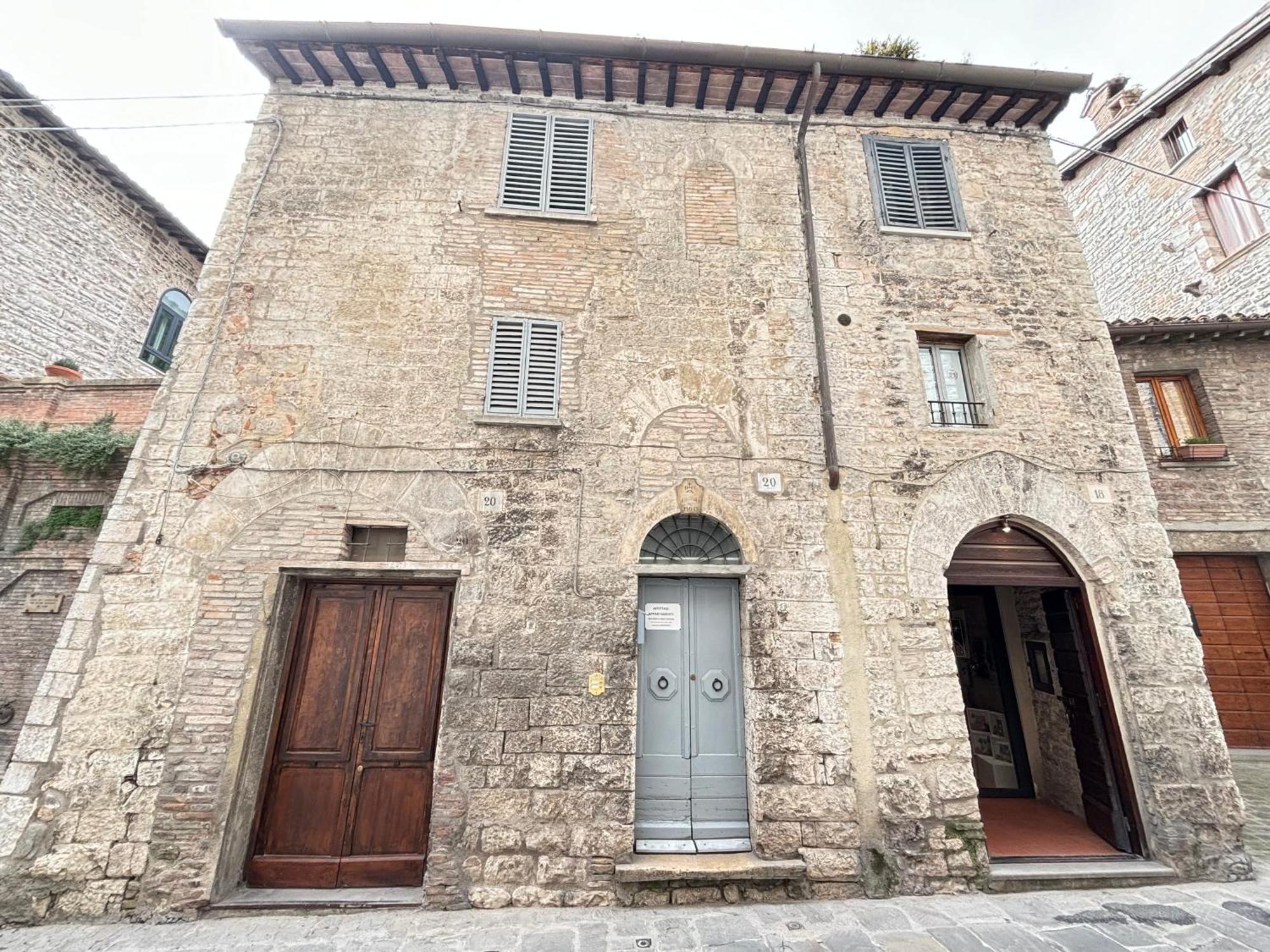 Red House Apartment Gubbio Bagian luar foto