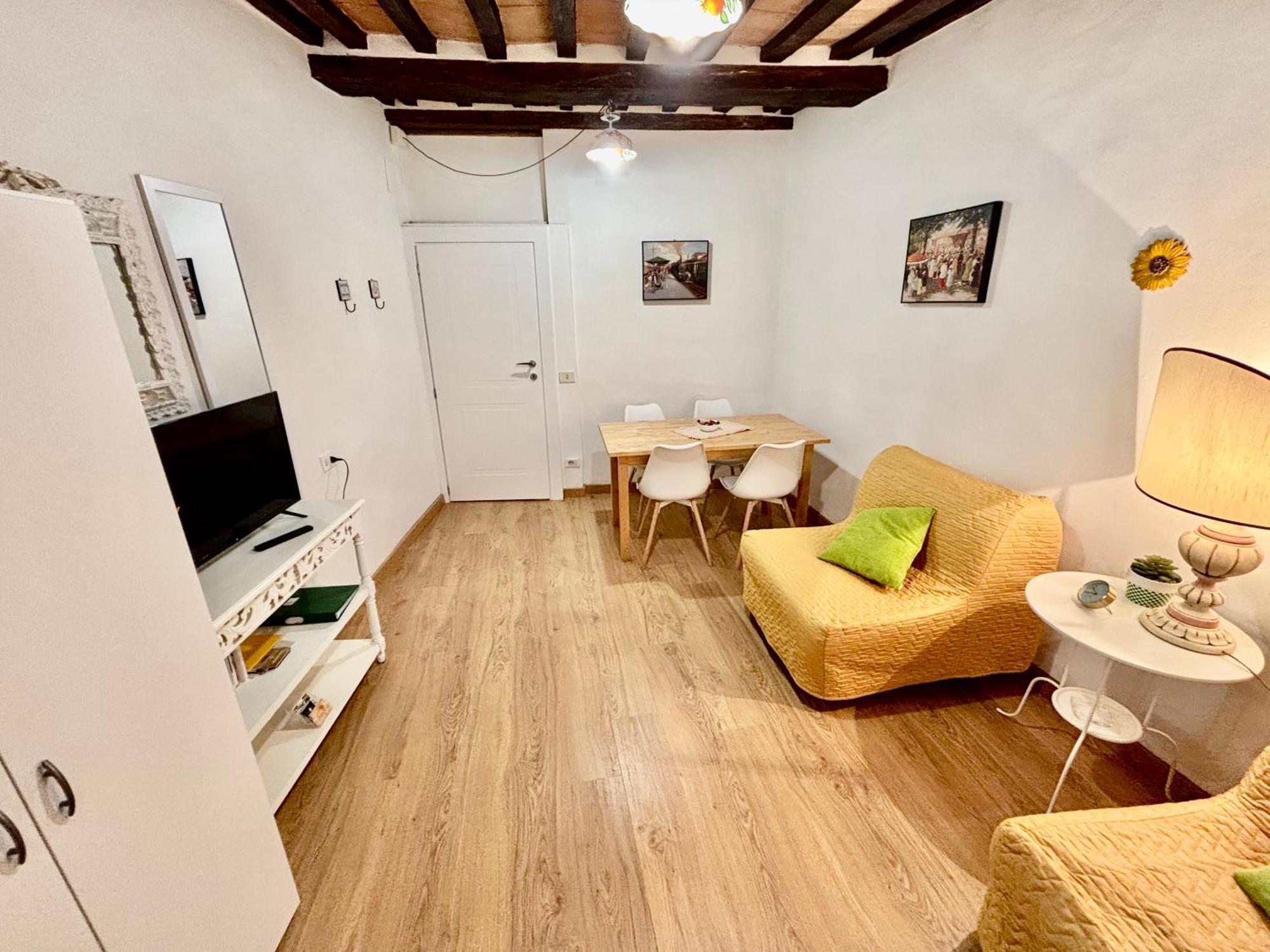Red House Apartment Gubbio Bagian luar foto