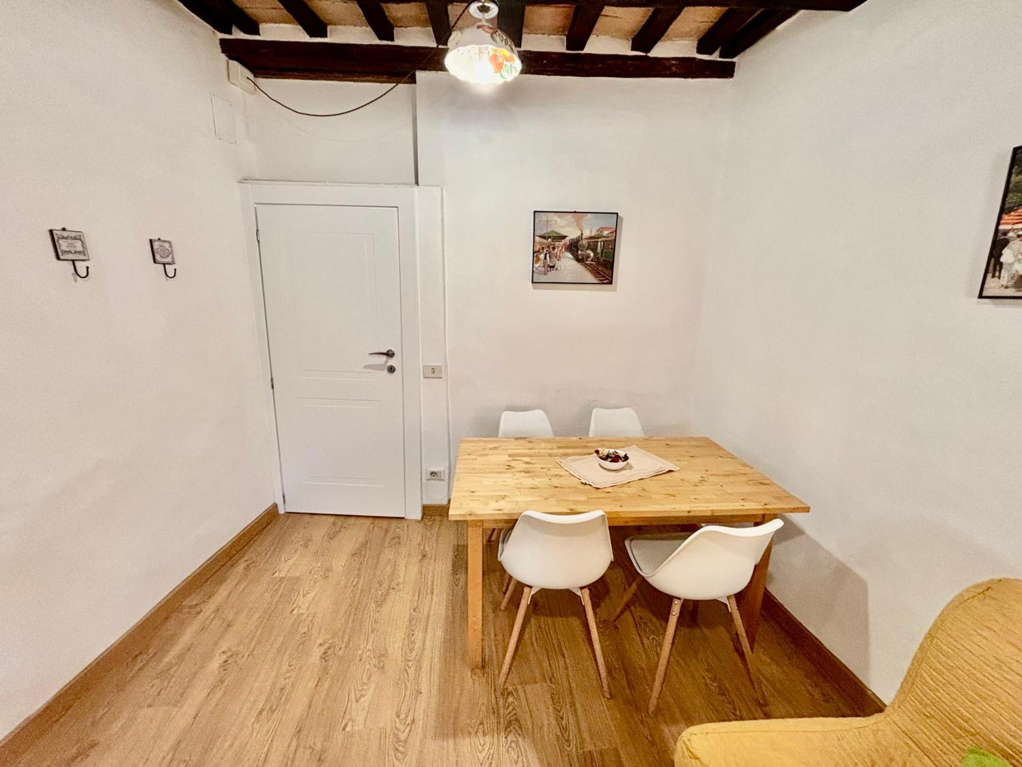 Red House Apartment Gubbio Bagian luar foto