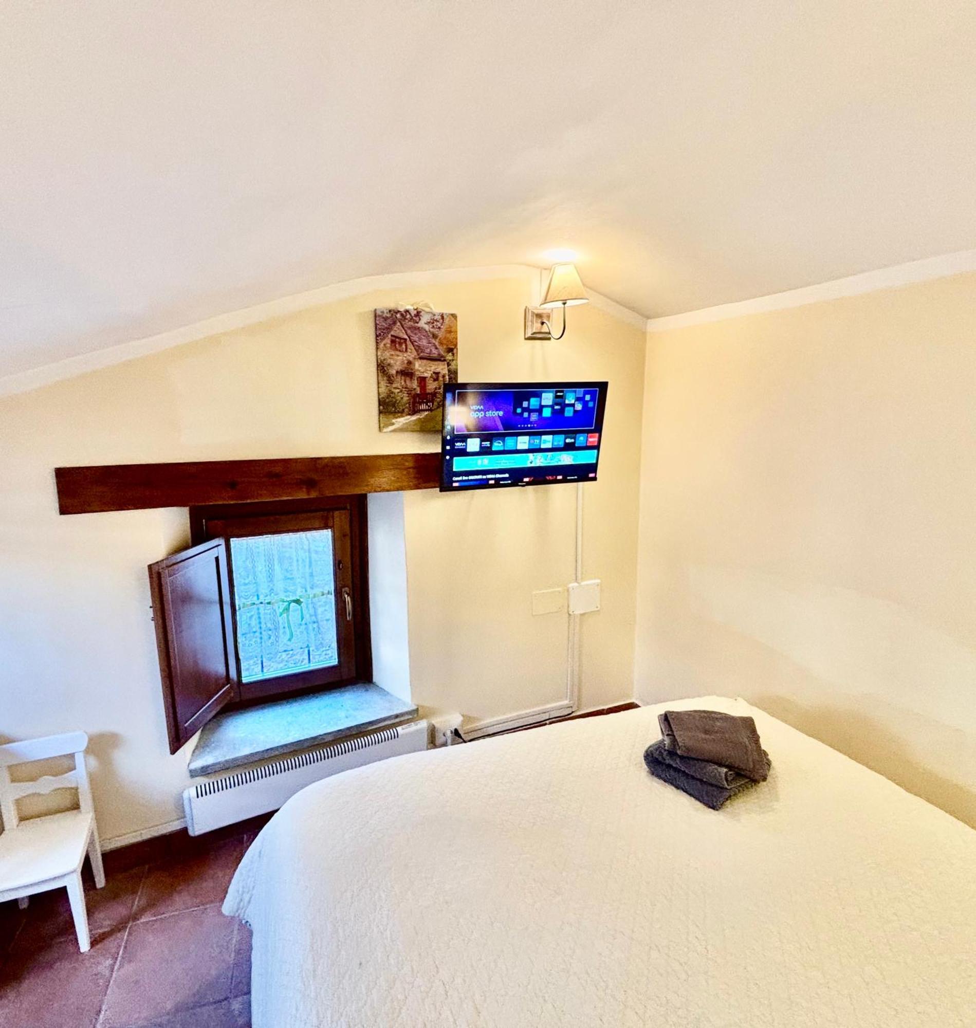 Red House Apartment Gubbio Bagian luar foto