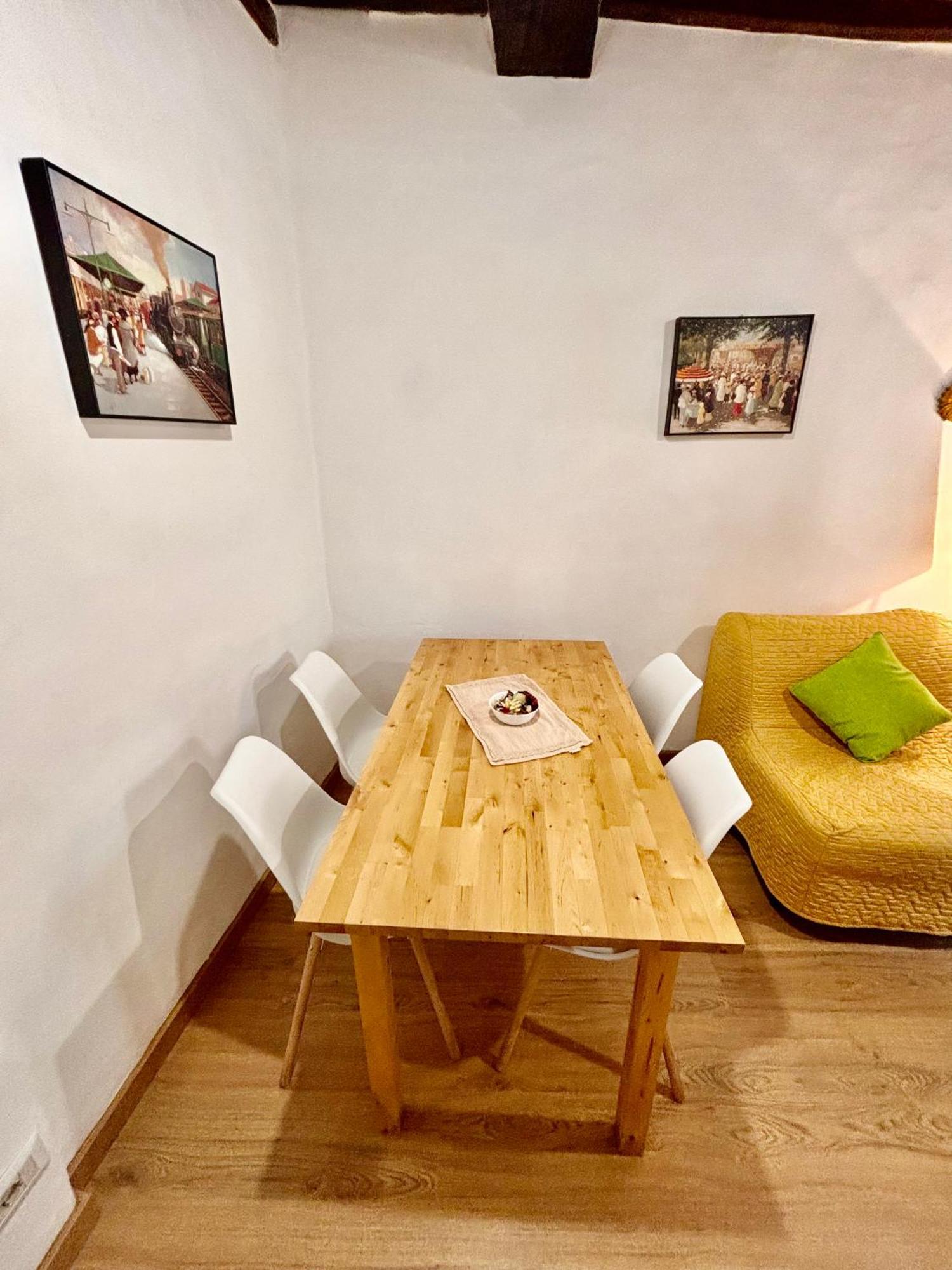 Red House Apartment Gubbio Bagian luar foto
