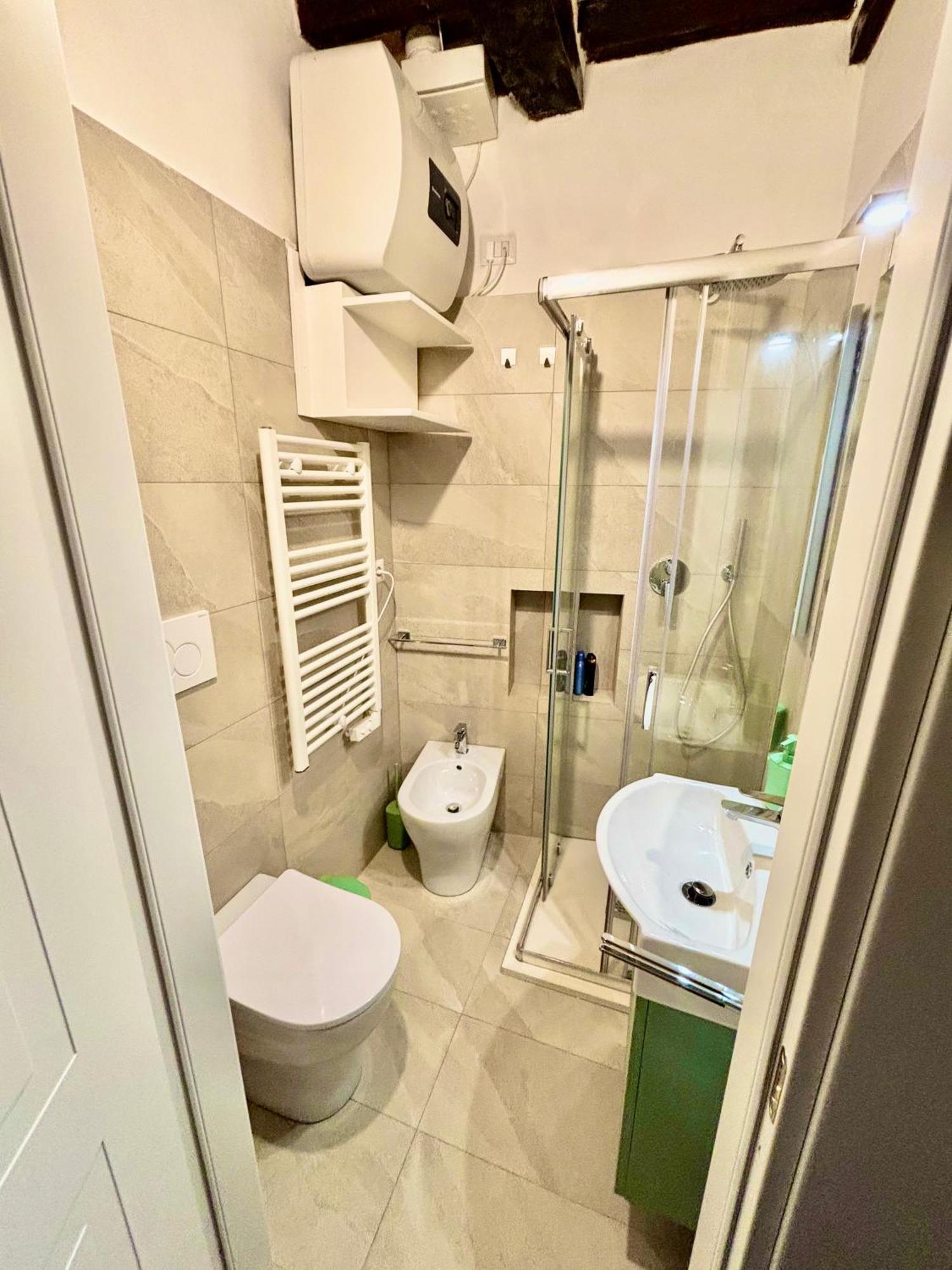 Red House Apartment Gubbio Bagian luar foto