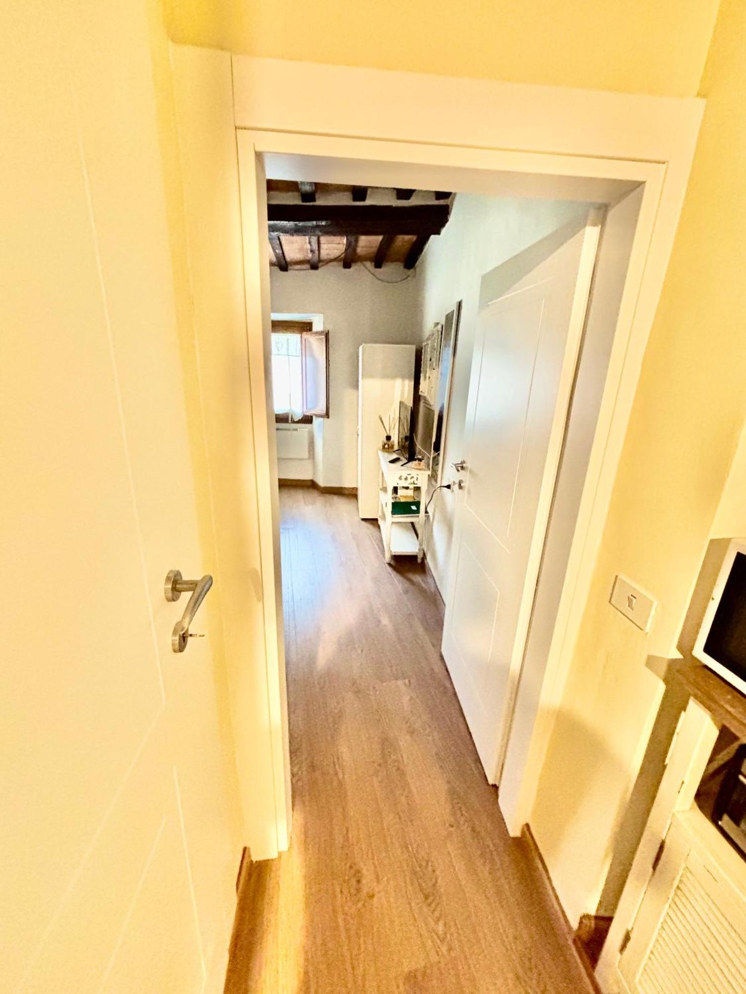 Red House Apartment Gubbio Bagian luar foto