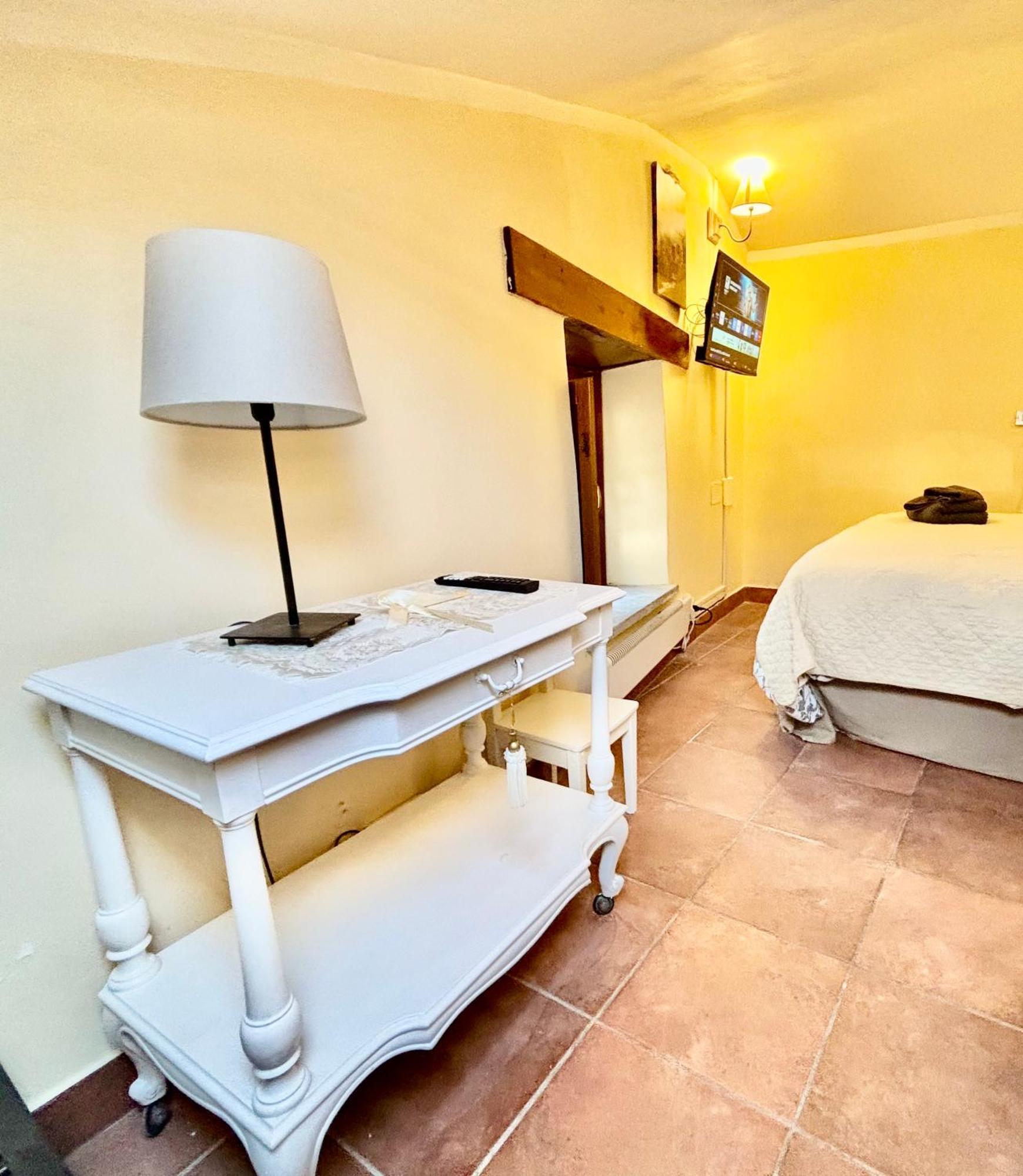 Red House Apartment Gubbio Bagian luar foto
