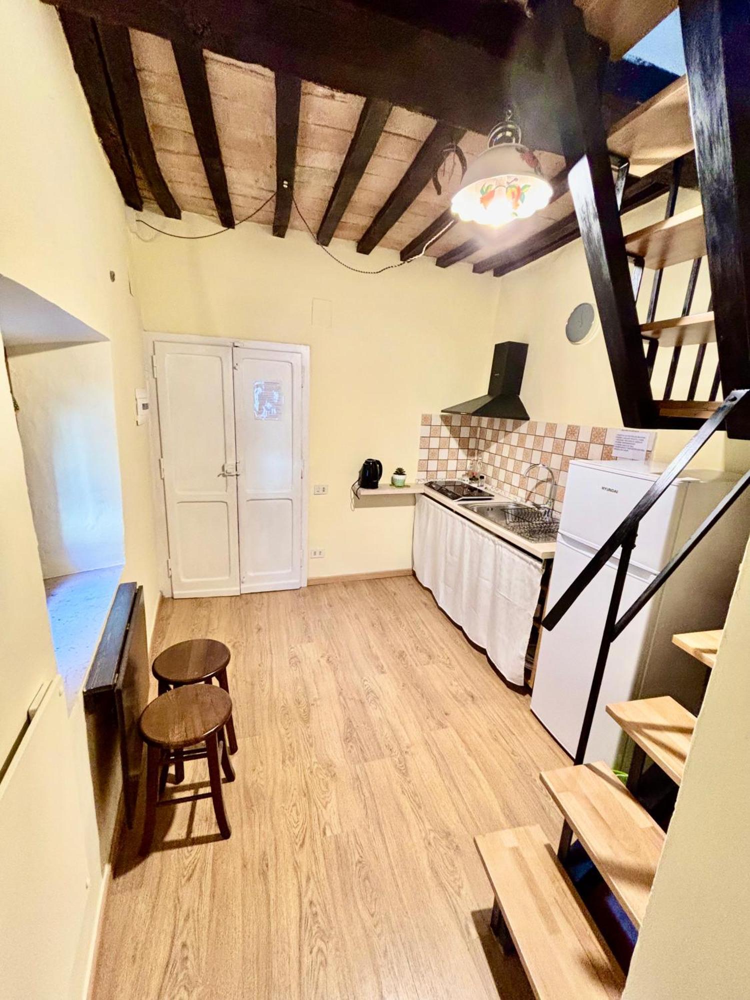 Red House Apartment Gubbio Bagian luar foto