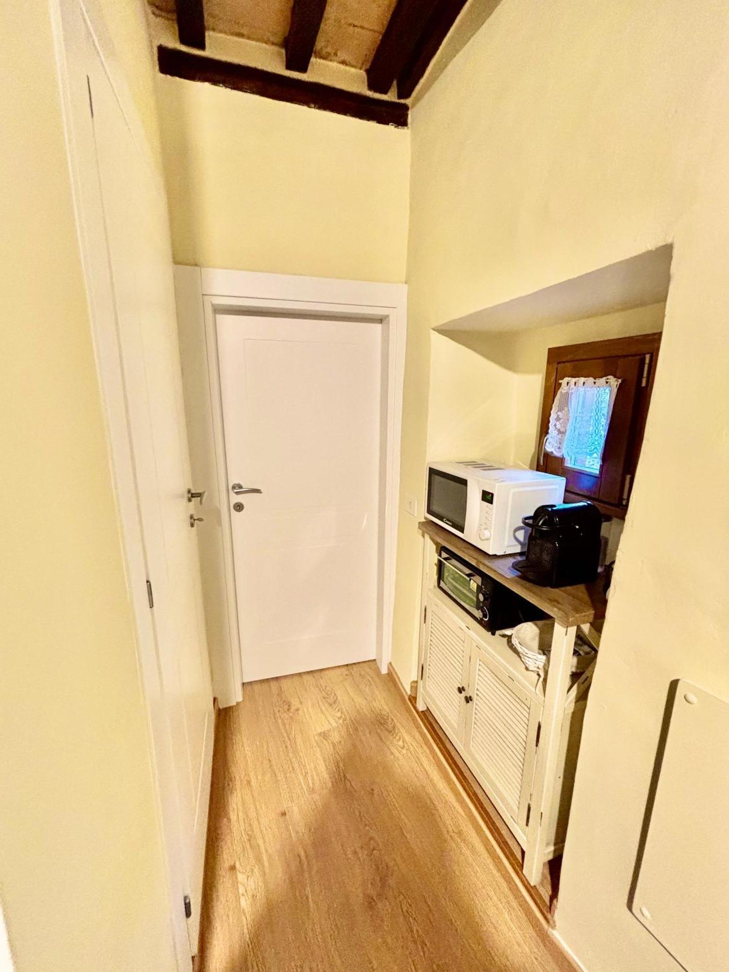 Red House Apartment Gubbio Bagian luar foto