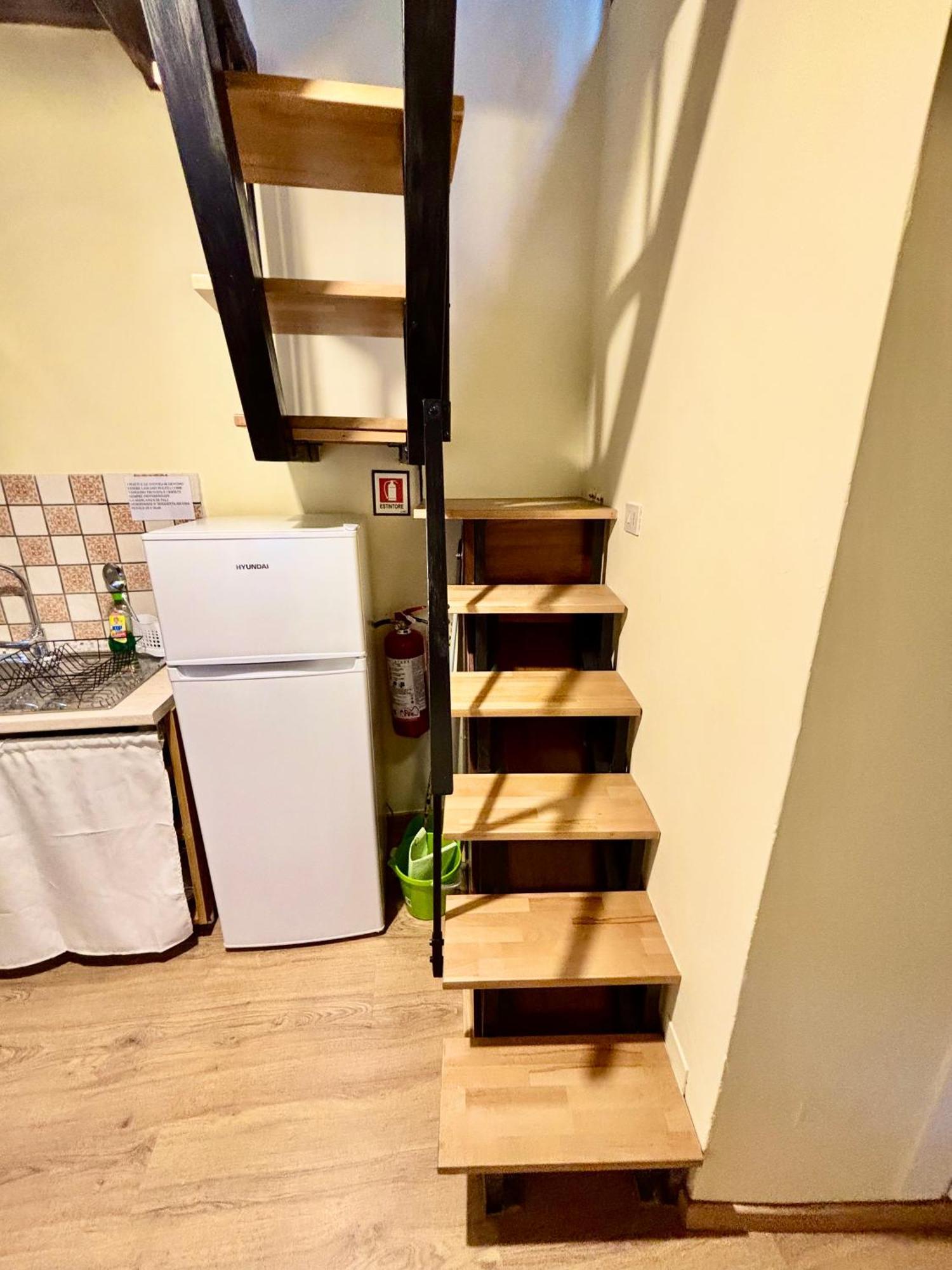 Red House Apartment Gubbio Bagian luar foto
