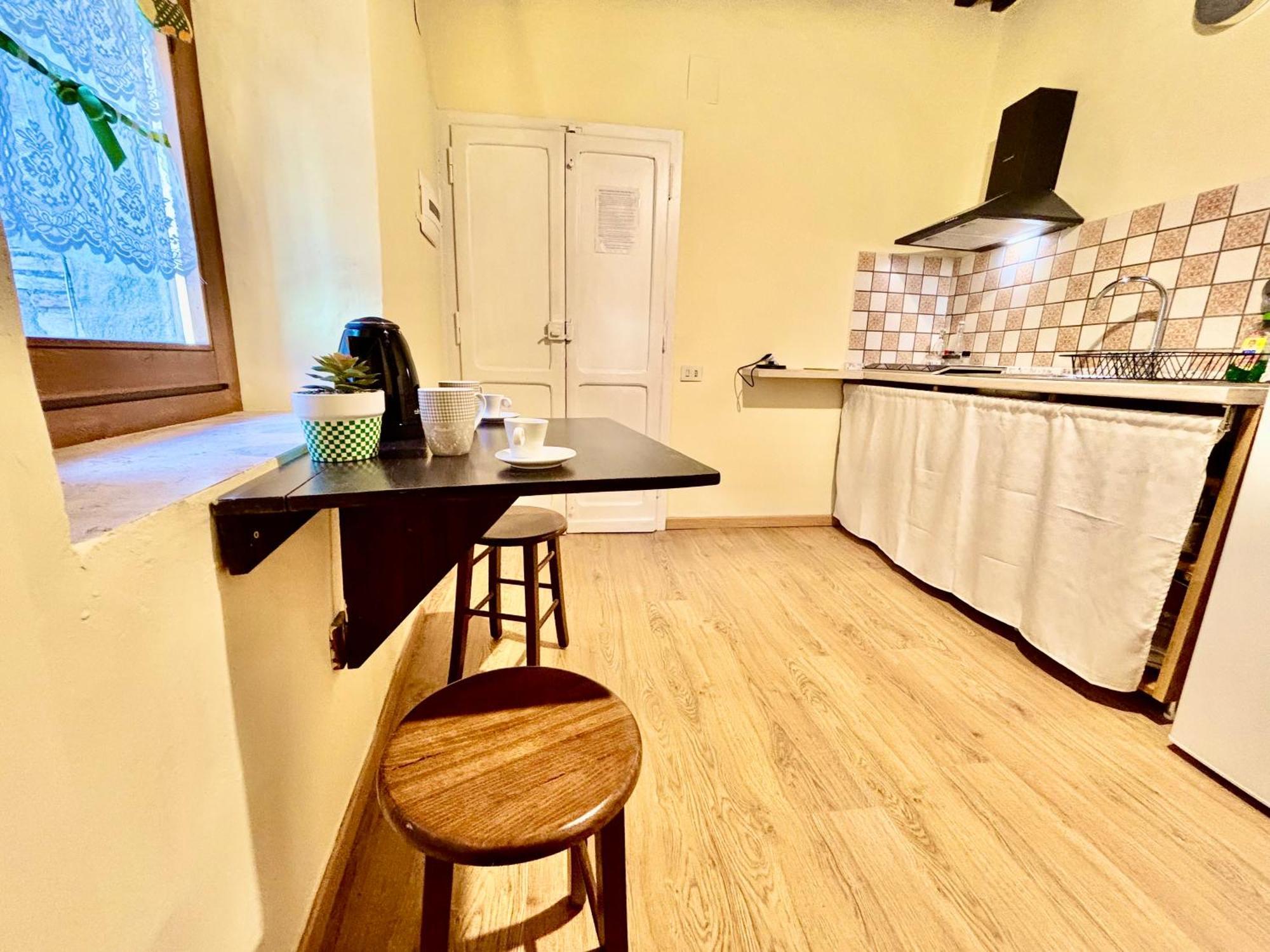 Red House Apartment Gubbio Bagian luar foto