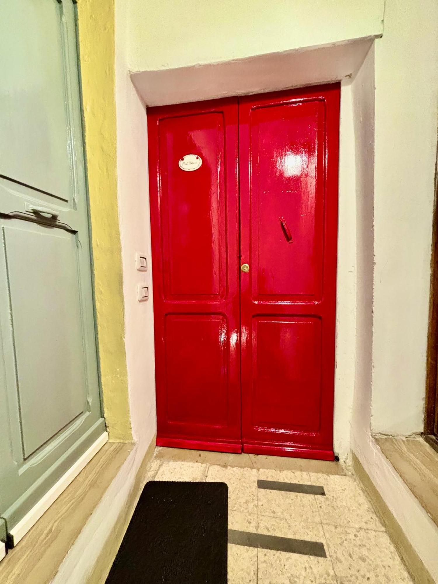 Red House Apartment Gubbio Bagian luar foto